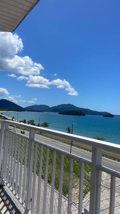 Apartamento Beira Mar - Praia Massaguacu Caraguatatuba Exterior foto